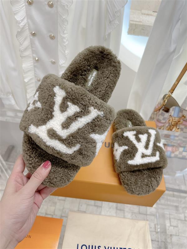 2025126103526674 230